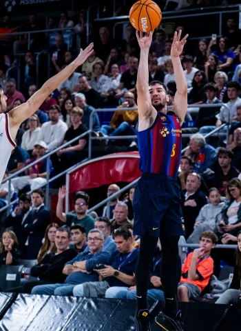 Juan Núñez lidera al Barça ante el Casademont Zaragoza (99-81)