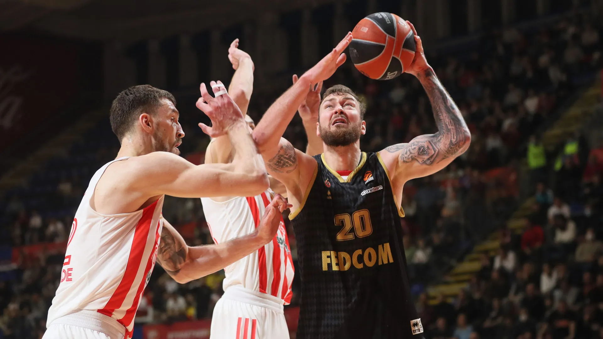 Црвена монако. Ред Стар Белград баскетбол. Mehdi Difallah arbitre Euroleague.