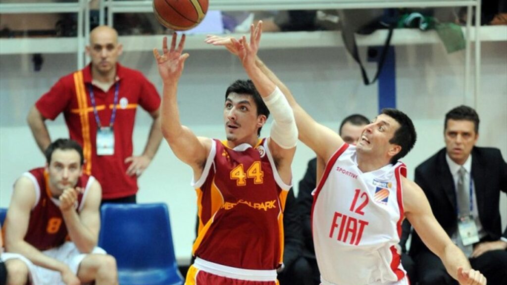 Nihad Djedovic jugando para Galatasaray