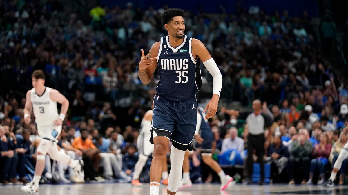 The Dallas Mavericks will negotiate the renewal of the contract with Christian Wood