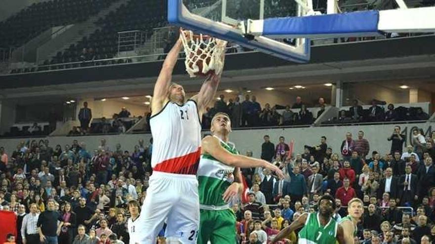 Golubovic sigue siendo el hombre récord de la Eurocup en rebotes (foto: Eurocup)