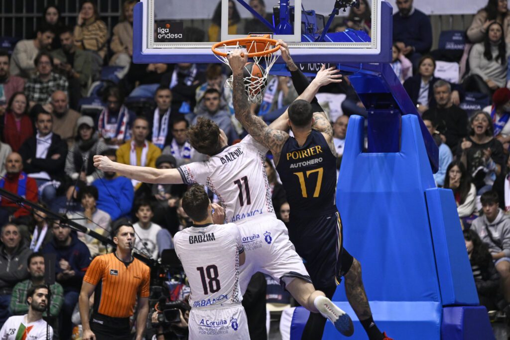 Poirier firmó los mejores mates del partido (acb Photo / A. Baúlde)