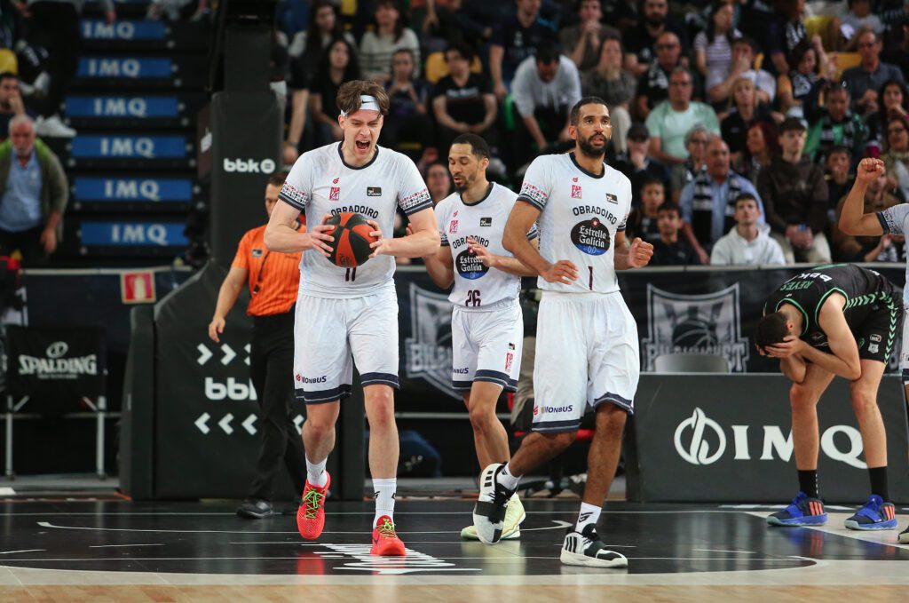 Marek Blazevic dominó la zona en la victoria contra Surne Bilbao Basket (acb Photo / A. Arrizabalaga)