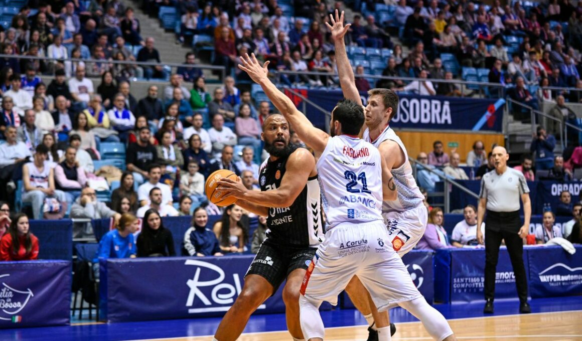 Faggiano y Brodziansky hacen un dos contra uno a Larsen